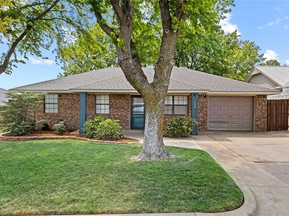 133 Stewart Ave, Weatherford, OK 73096