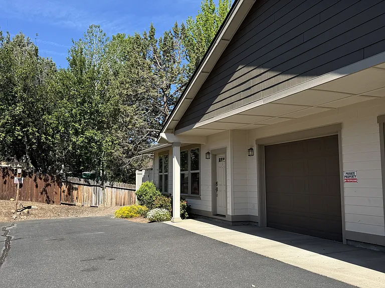 2350 NE Mary Rose Pl #2 — Photo 4