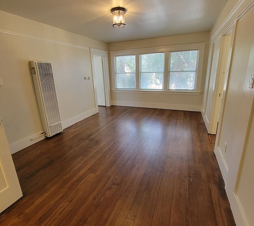 1st image of 800 Capitol St #904