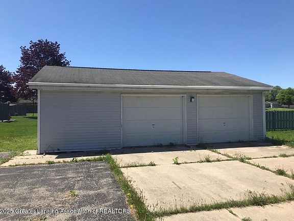 2nd image of 227 Barber St