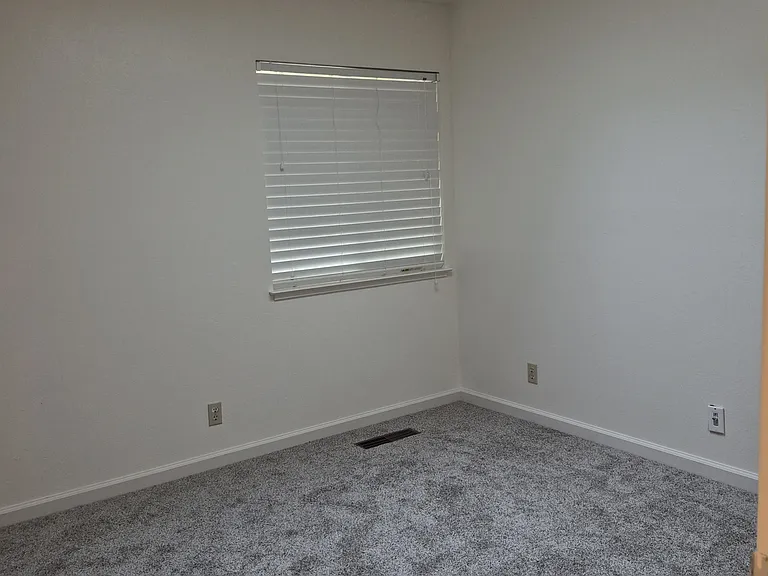 109 Corinne Ave — Photo 10