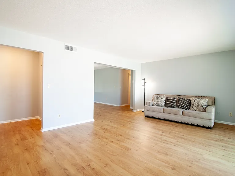 6851 Roswell Rd #H11 — Photo 12