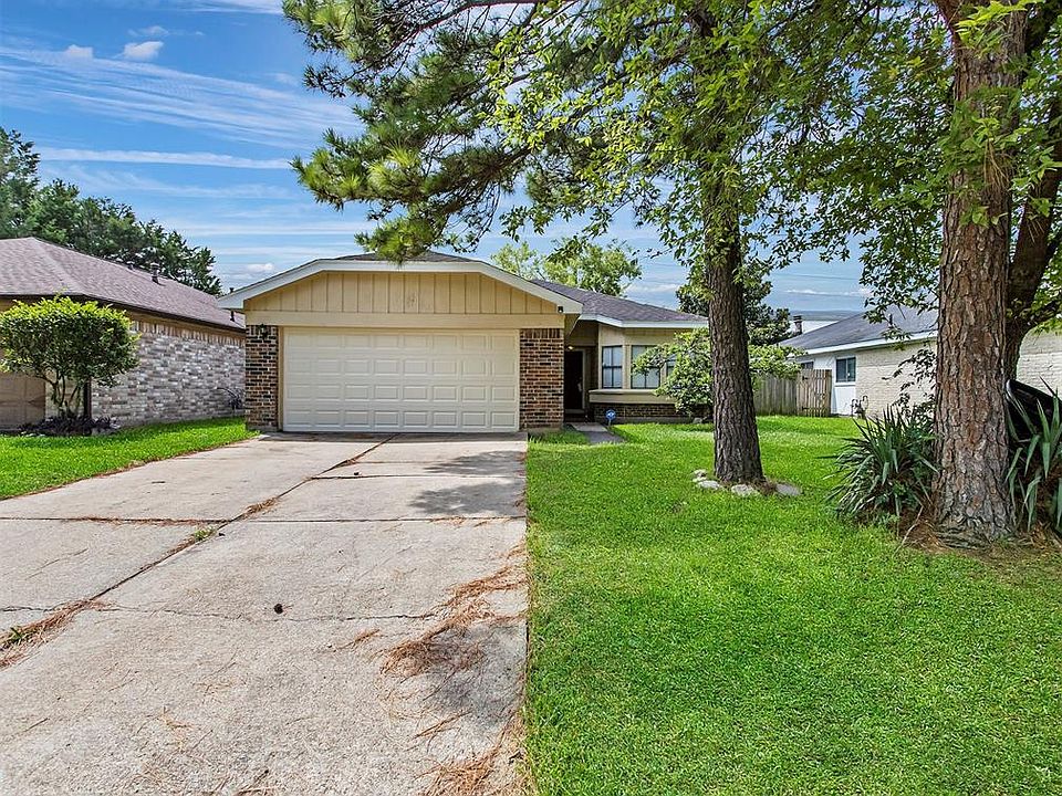 1st image of 15115 Loma Paseo Dr
