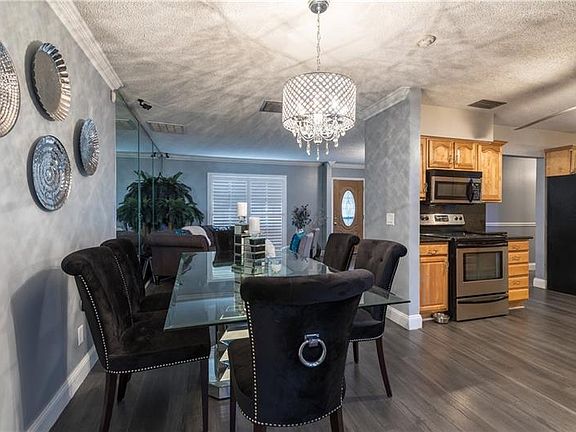 4th image of 8244 Malvern Cir