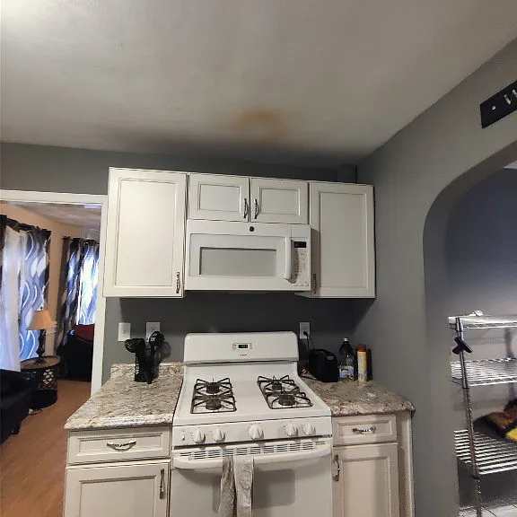 51 Allen St #1 — Photo 5
