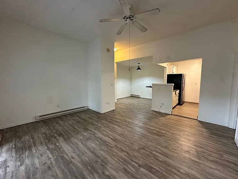 University Park Apartments near Cornell University — Photo 184