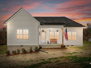 1211 N Charlotte St, Dickson, TN 37055