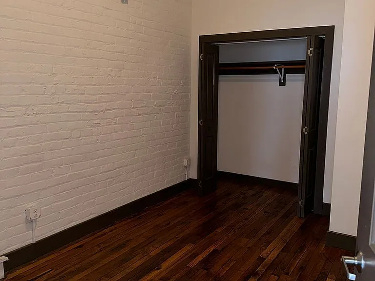 1322 W Broad St — Photo 70
