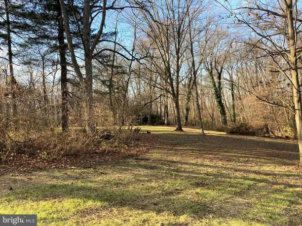 399 Beck Mill Rd #B, Hanover, PA 17331