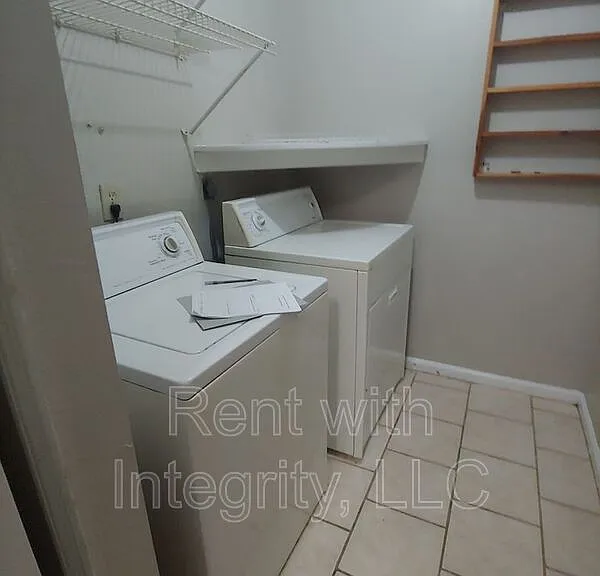 905 Tomahawk Ct — Photo 8