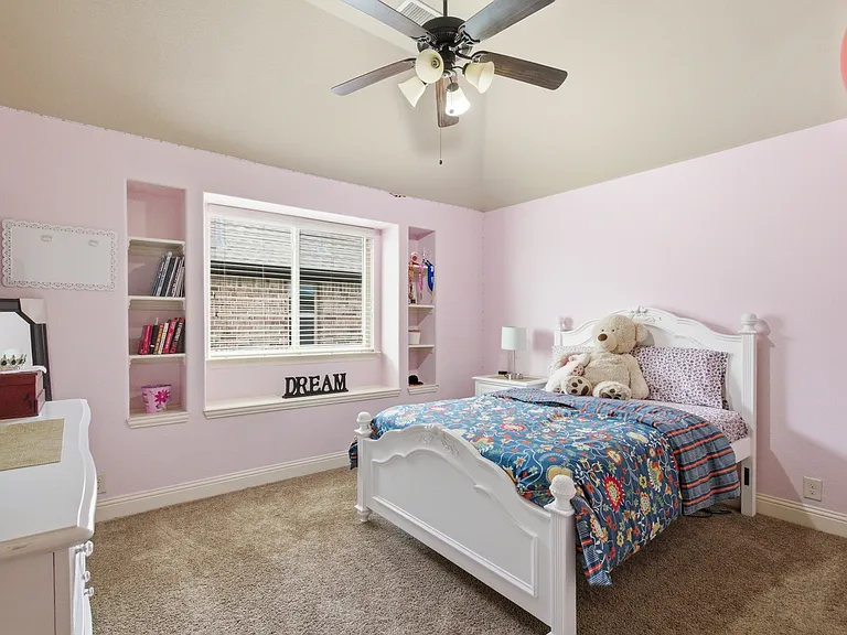 2304 Lynbridge Cir — Photo 23