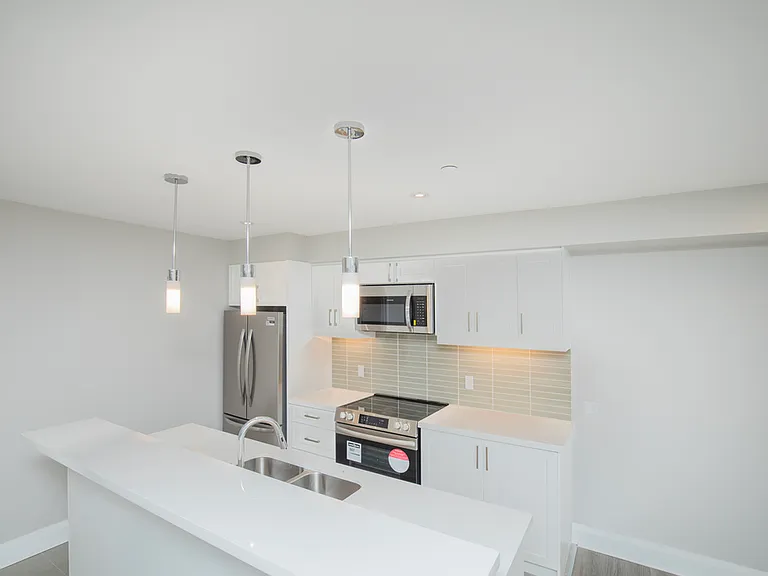 806 Kennedy Rd — Photo 13