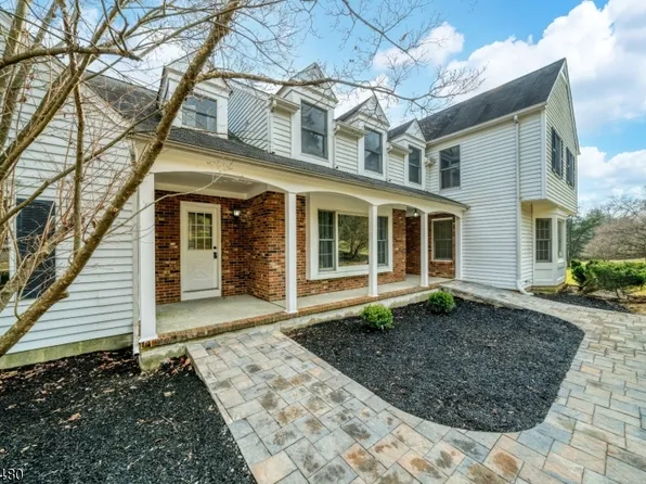 17 Bridge Hollow Rd, Tewksbury Twp., NJ 07830