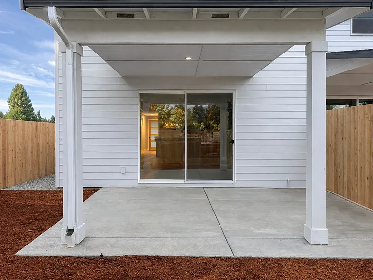 5505 NE 43rd Ct — Photo 5