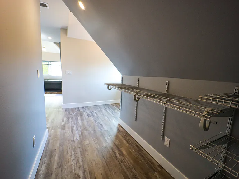 2102 Broadway Ave #1 — Photo 20