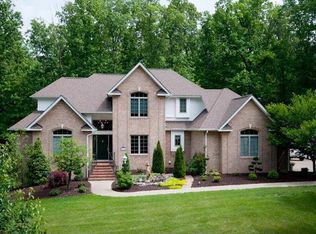 583 E F St, Elkton, VA 22827