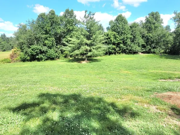 5255 N Mount Pleasant Rd, Greenbrier, TN 37073