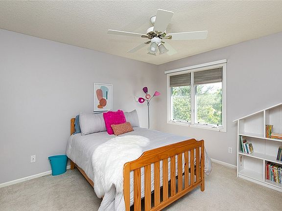5th image of 7465 Barnsley Dr