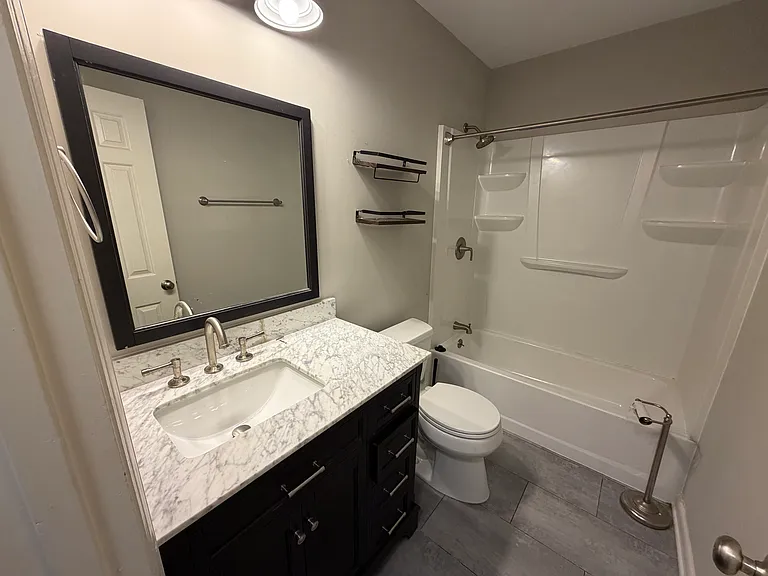 115 Burlington Ave — Photo 10