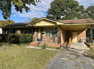 804 Perley St, Fayetteville, NC 28305