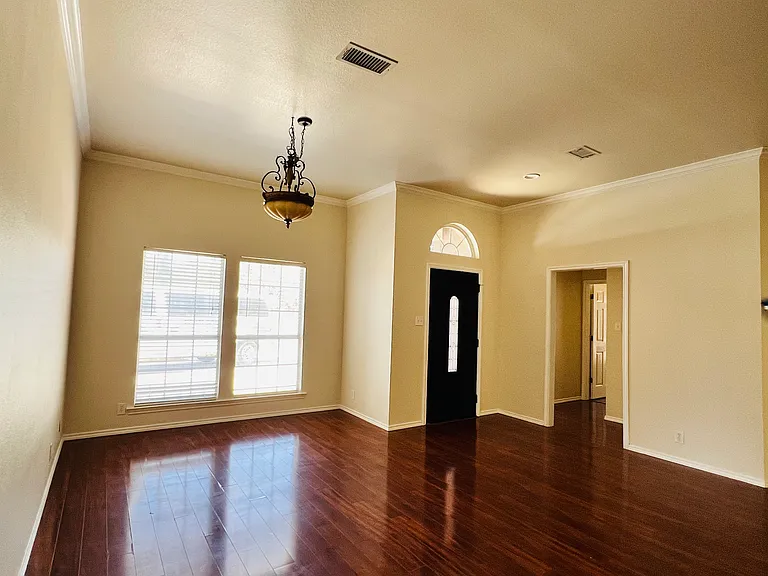 2905 Bluebird Ln — Photo 6