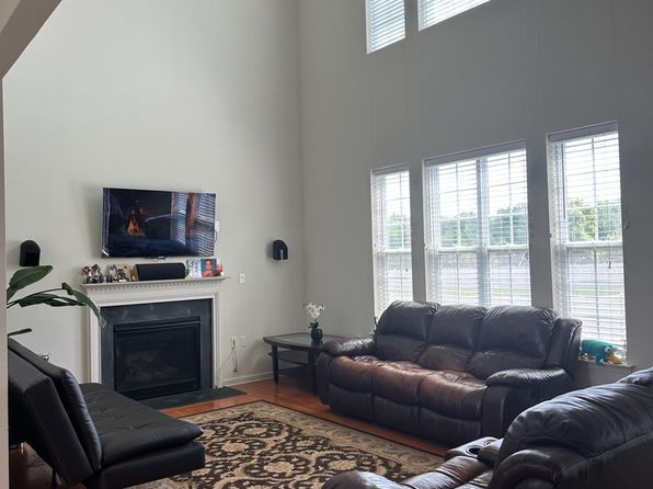 25 Eddington Ln