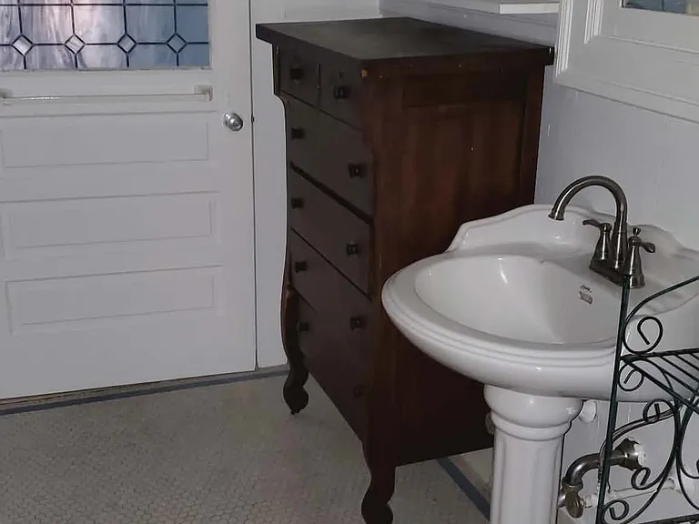 420 Sumner St #4 — Photo 6