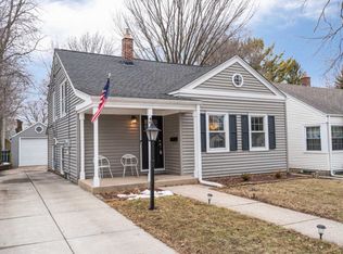 4611 N Woodruff Ave, Whitefish Bay, WI 53211