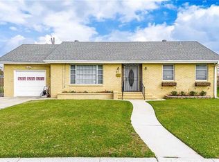 47 Willow Dr, Gretna, LA 70053
