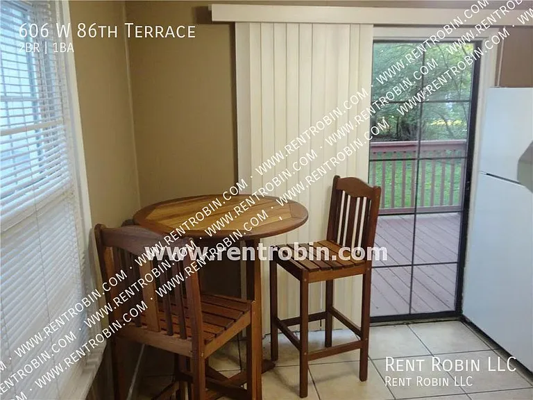606 W 86th Ter — Photo 10