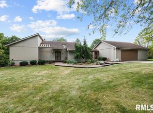 19181 Buysse Rd, Coal Valley, IL 61240