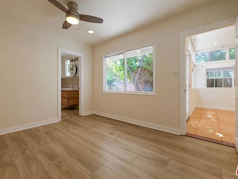 22750 Clarendon St — Photo 23