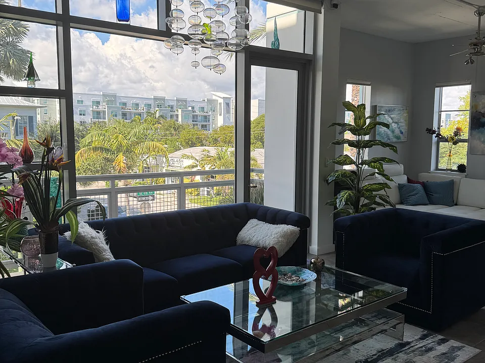 335 SE 6th Ave #307