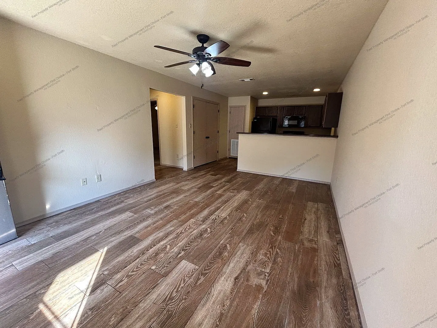 2 bed, 2.0 bath, 900 sqft, $900 — Photo 3
