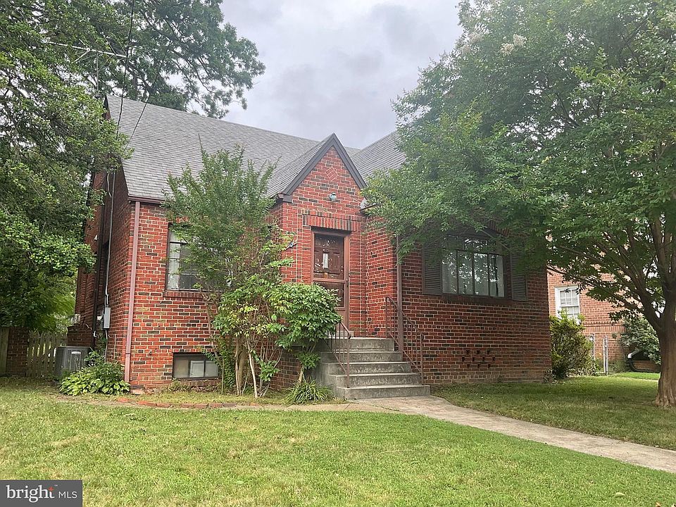 1st image of 405 Van Buren St NW