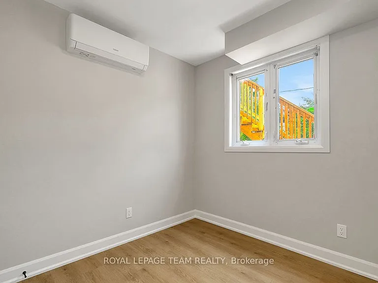 1952 Othello Ave #2 — Photo 12
