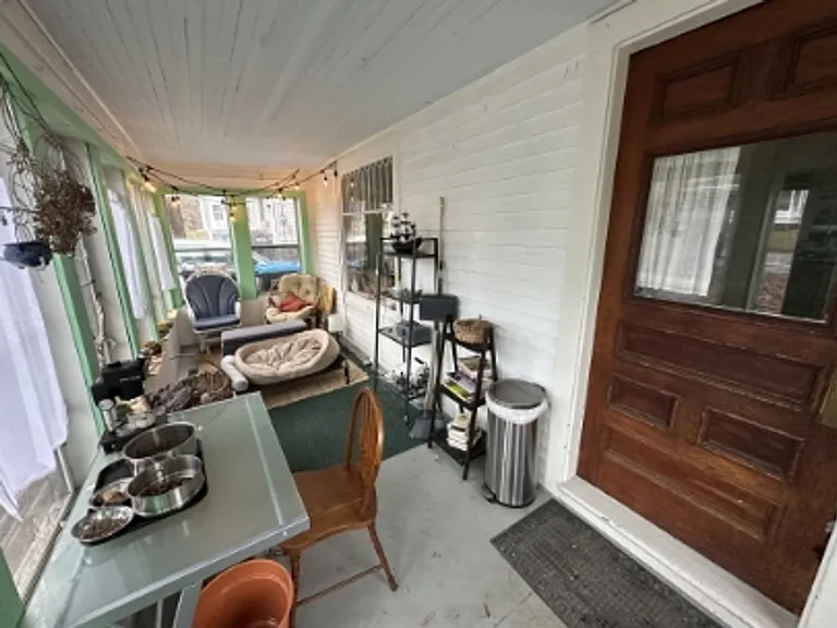 30 Forest Ave — Photo 8