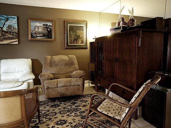3rd image of 1205 Quail Lake Blvd