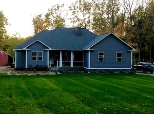 22375 Natasha Ln, South Lyon, MI 48178