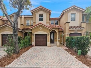 10884 SW 89th St, Miami, FL 33176