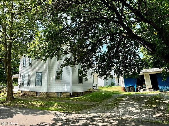 3rd image of 400-402 W 4th St