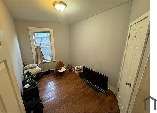118 Cedar Ave #1 — Photo 8