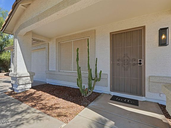 4th image of 826 W 14TH Avenue