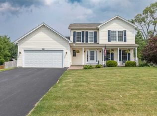 661 Shorecliff Dr, Rochester, NY 14612