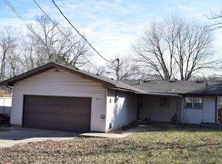 301 S 3rd St, Ozark, MO 65721