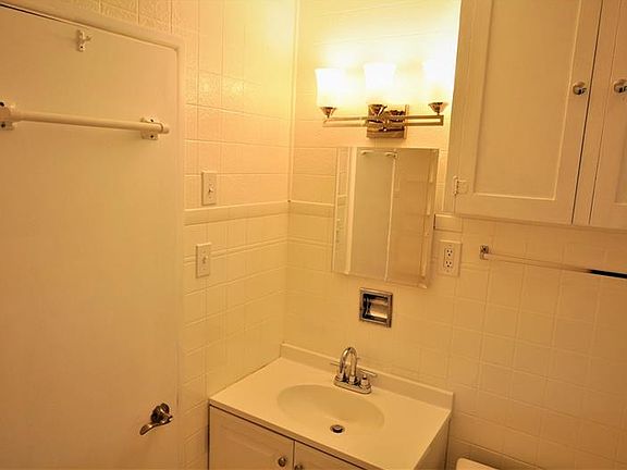 5th image of 907 59th St S
