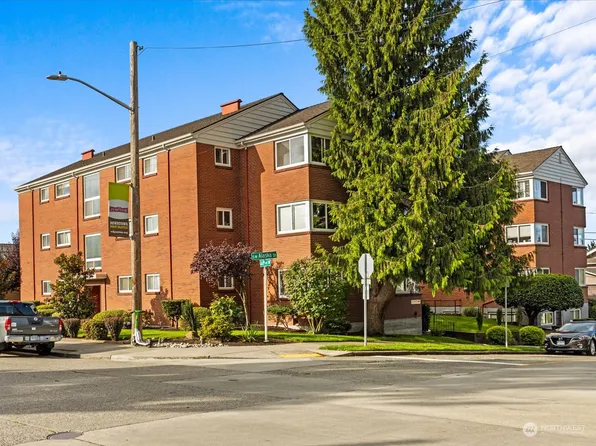 4405 SW Alaska Street #303, Seattle, WA 98116