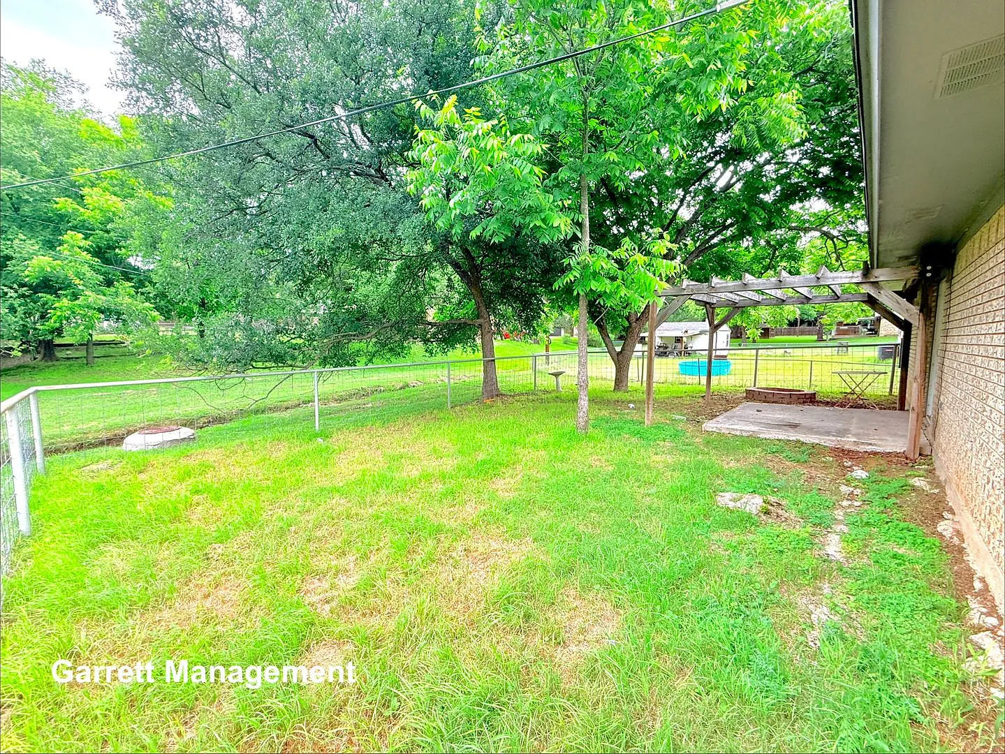 Spacious 3/1.5 Home for Rent! — Photo 2
