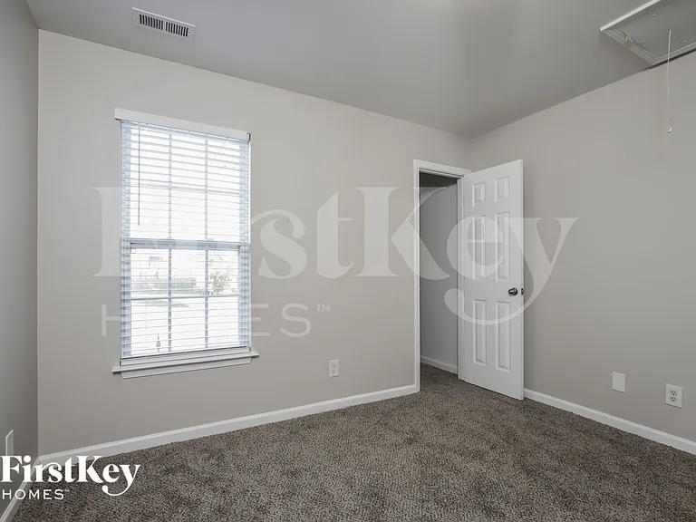 612 Brassfield Dr — Photo 13