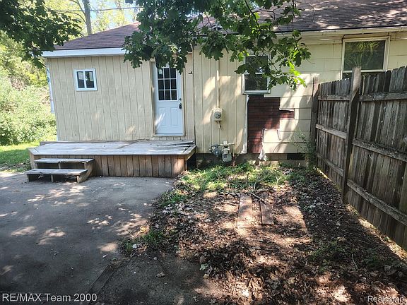 4th image of 22500 Sumpter Rd